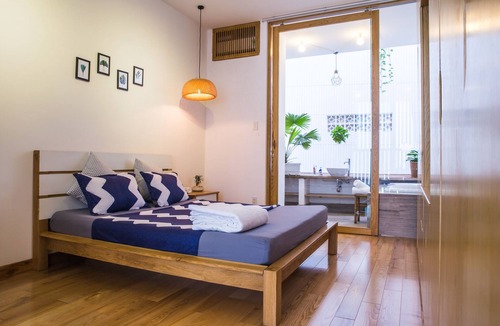 Hang Xanh Bed & Breakfast | HUGE - MODERN HOME - LUXURIOUS - NEAR DISTRICT ONE