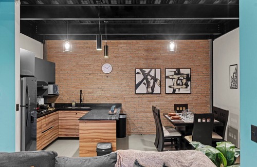 Durango Apartment | Industrial Loft | King Bed & 2 Office Spaces