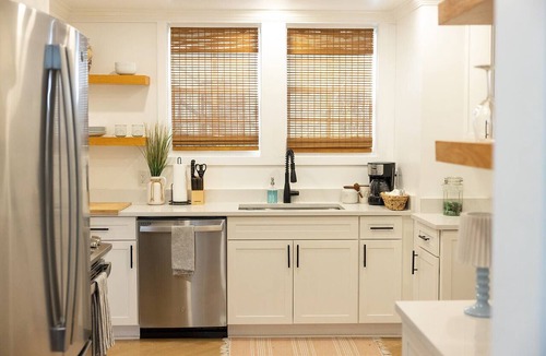 Providencia Park Apartment | Intercoastal escape, 1mi beach, pool, downtown, private yard