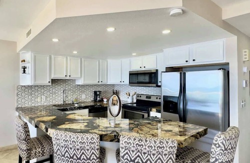 Playa Encantada Condo | Jolla Dream, Beach Pool Jacuzzi Wi-Fi