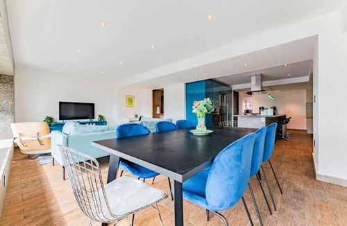 Zona Rosa House | Juarez Condo Walkable, Food Nightlife