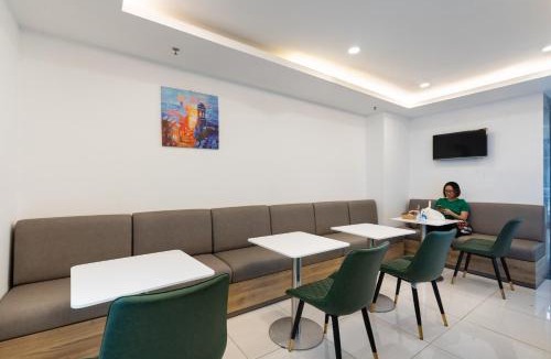 Phuong 8 Hotel | Justay Pink Church