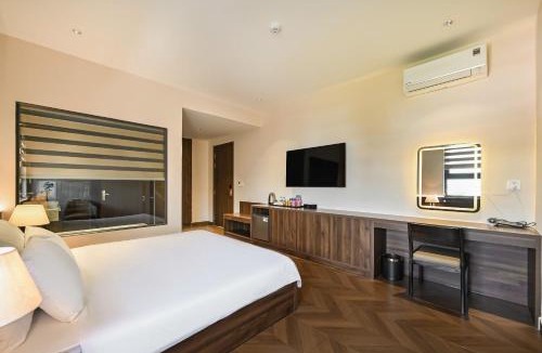 Tan An Hotel | Khách sạn Neva