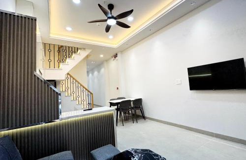 District 4 House | Kim's House - A private home in the center with 4BR, 4BA Near District 1, Free washer & dryer