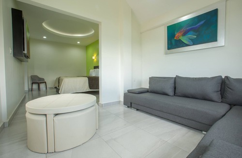 Tonala Hotel | KO'OLEBIL
