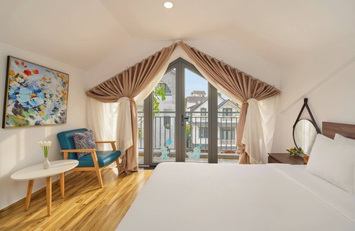 Phuong Villa | KP VILLA - 6 ROOMS - 8 BEDS Peaceful, full of natural light