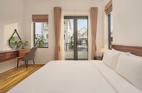 Phuong Villa | KP VILLA - 6 ROOMS - 8 BEDS Peaceful, full of natural light