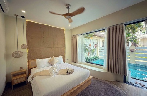 Hue Hotel | Lá Home