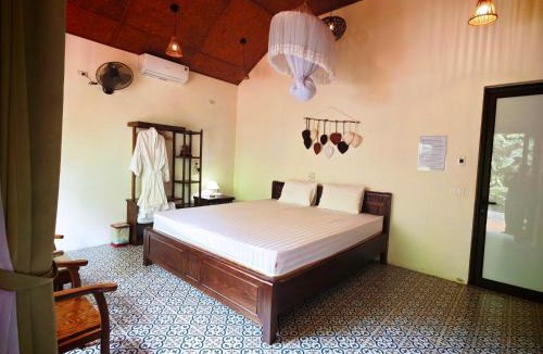 Hoa Lu Hotel | L'Ananas Garden Homestay