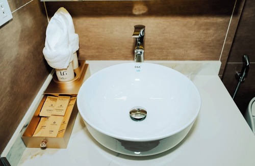 Van Don Hotel | La Garden Hotel Van Don by Bayluxury