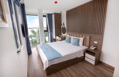 Thuy Khue Hotel | Lake View Hotel