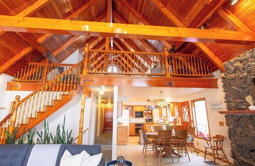 Grapeview House | Lakefront A-Frame/Dock, Kayaks, Sauna, Game Room
