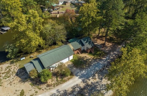 Jones Mills House | Lakeside Chalet w/Game Room & Private Boat Slip