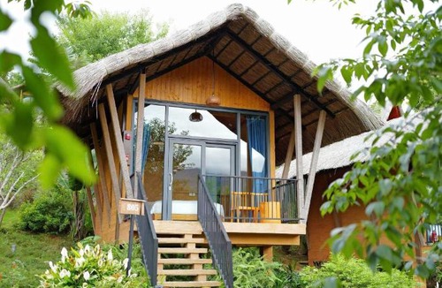 Van Chan Resort | Le Champ Tu Le