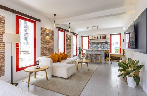 Bui Thi Xuan Hotel | Leiden Homestay & Cafe