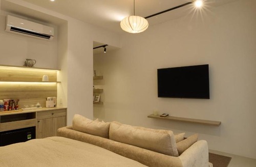 Tan Phu District Hotel | Lens Stay