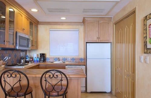 Cabo San Lucas Resort | Located on the pristine medano beach
