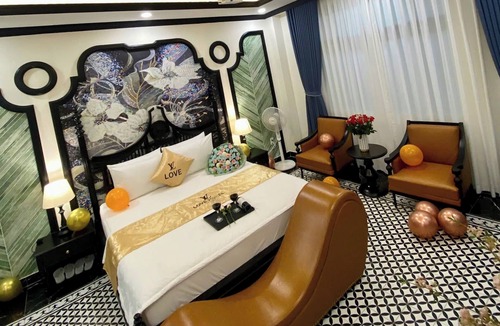 District 12 Hotel | Love Luxury Hotel Vuon Lai