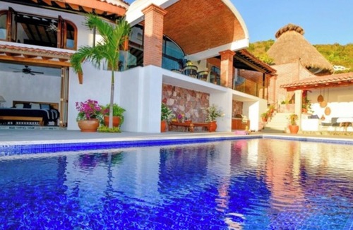 Conchas Chinas Villa | Luxury 3-bed Villa,Spectacular Views, Saline pool & Staff