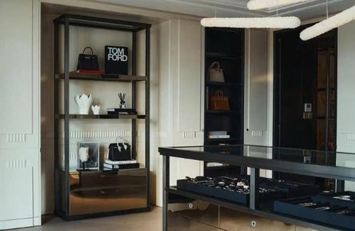 Ben Thanh Hotel | Luxury Ancient Boutique Hotel Saigon - Ben Thanh Market