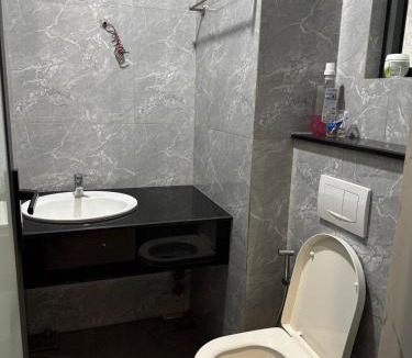 Truong Thanh Villa | Luxury Entire House - 5BR - 5BA-Elevator , Sauna