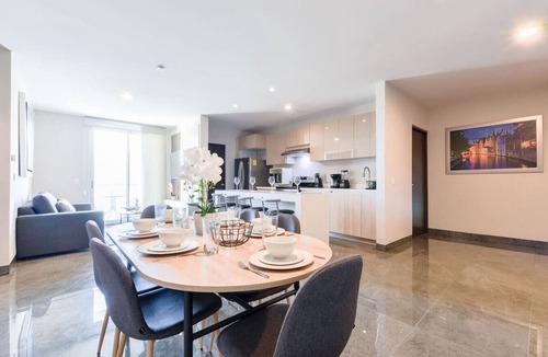Monterrey Apartment | ¡Luxury in Fundidora! 9 guests + Wifi 3BR|2br