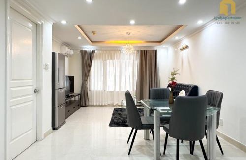 Tan Binh Apartment | LynhApartment Free Pool Near TSN Airport Spacious