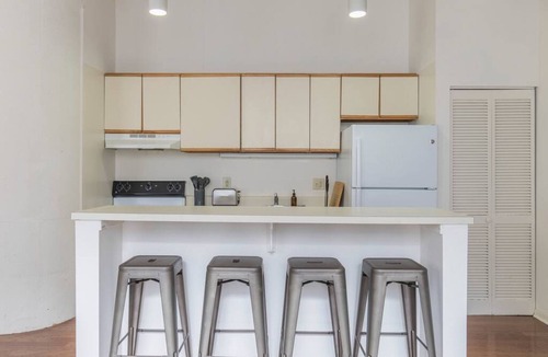 Newbold Condo | Modern 2BR Apartment w Free Parking, Gym, Close to shops, 24/7 FD