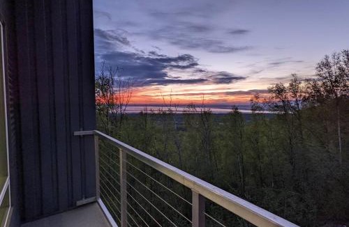 Chugiak Villa | Modern 4BR Loft- Denali View, Roofdeck, Pool Table