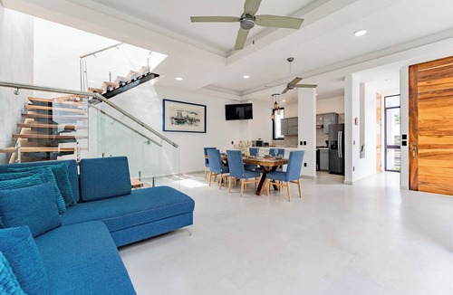 Crucecita Villa | Modern Duplex Near the Beach