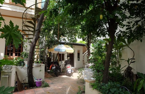 Phuoc Long House | Moon house tropical garden - Valentine