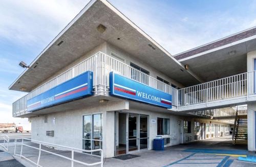 El Centro Hotel | Motel 6-El Centro, CA