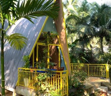 Giong Trom Bed & Breakfast | Mr Biker Ben Tre Homestay & Tours