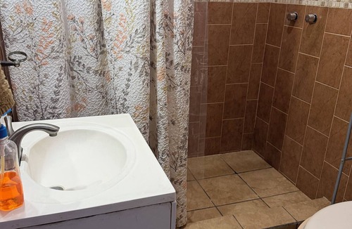 Ecatepec de Morelos House | Spacious two-story house with three bedrooms and two bathrooms in an excellent location.