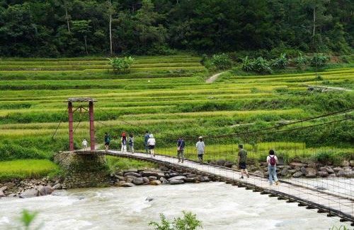 Muong La Ski Chalet | Nhà Gỗ Cạnh Suối