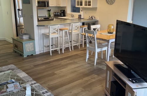 Seaside Condo | Oceanfront unobstructed view, close to town - perfect for families