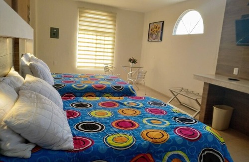 Zona Centro Hotel | PARADISE HOUSE Room "PUENTE DE DIOS"