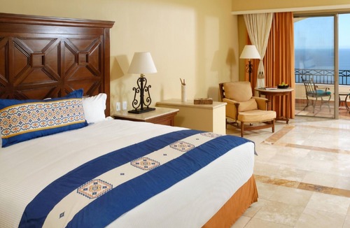 Centro Hotel | Paradise Resort in Cabo San Lucas
