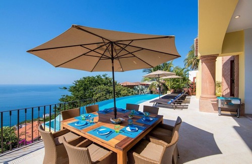 Conchas Chinas Villa | PAY 6 STAY 7 NIGHTS until Oct 31. Luxury Villa at Conchas Chinas w/Ocean Views