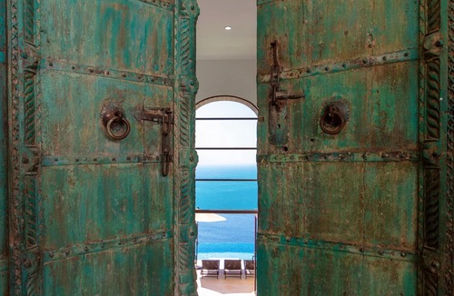 Conchas Chinas Villa | PAY 6 STAY 7 NIGTHS until Oct 31. Luxury Villa Stunning Views at Conchas Chinas