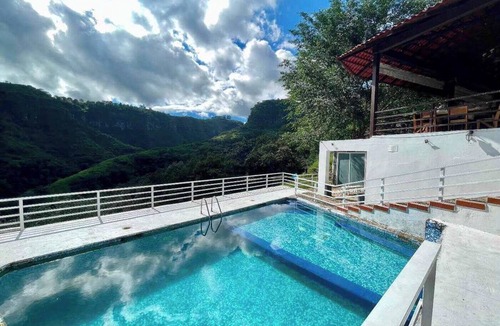 Alto Lucero Apartment | Peaceful Haven for Two | Xalapa & Waterfalls