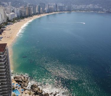 Costera Acapulco Hotel | PH Torres Gemelas