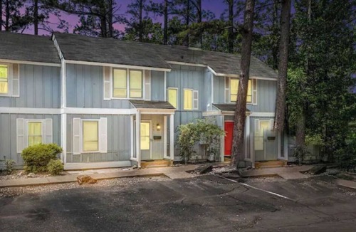 Hot Springs Village House | POOL OPEN UNTIL LABOR DAY WKND, CREEK & GOLF VIEW, DECK, POOL TABLE, BEACH,LAKES