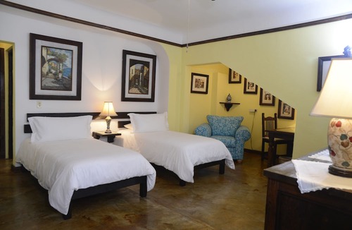Esterito Hotel | Posada De Las Flores La Paz