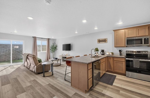 Stanfield House | Proper Stay 2BD/2BA Stanfield