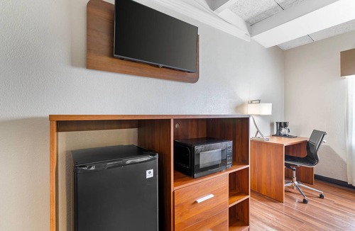 Independence Hotel | Quality Inn & Suites Kansas City - Independence I-70 East
