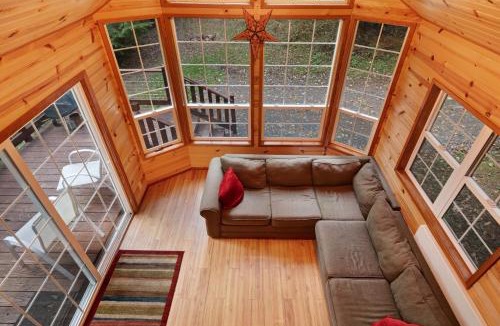 Olga House | Racoon Retreat