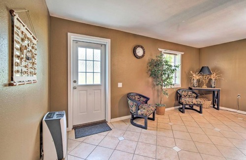 Steinhatchee House | Ranch-Style Gem Charcoal Grill, Kayak and Boat