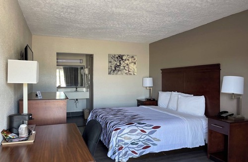 LaGrange Hotel | Red Roof Inn LaGrange