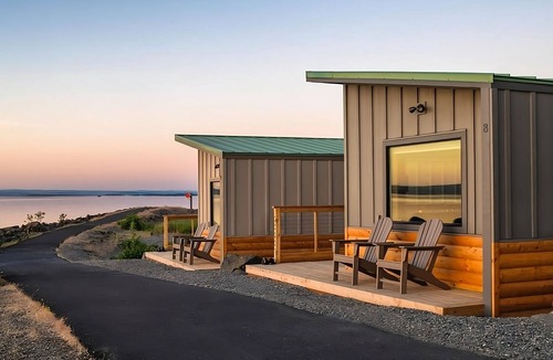 Boardman House | Relaxing Riverfront Unit with Kitchenette! FREE Parking, Outdoor Pool!